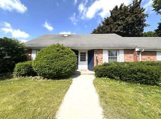 7911 S Verdev Dr, Oak Creek, WI 53154