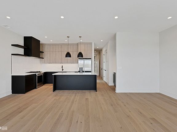 3rd image of 4414 N Kedzie Ave #3N