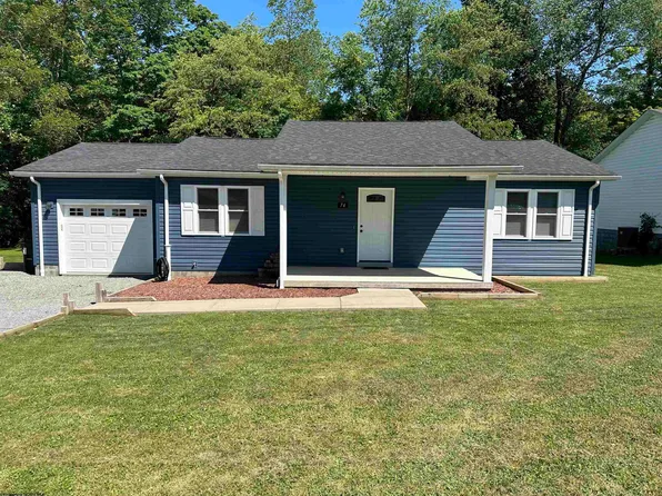 74 Blossom Dr, Clarksburg, WV 26301