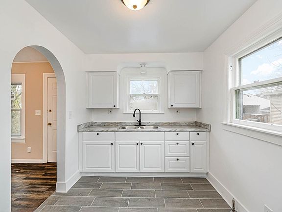 4th image of 305 Hooven Ave
