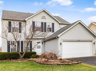 8635 Oak Creek Dr, Lewis Center, OH 43035