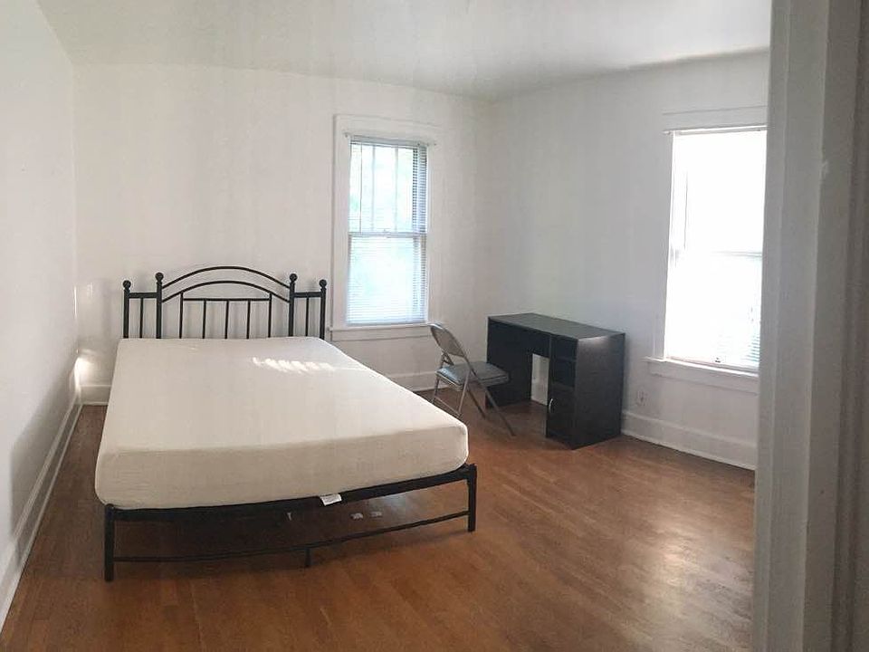 1st image of 415 Mitchell St