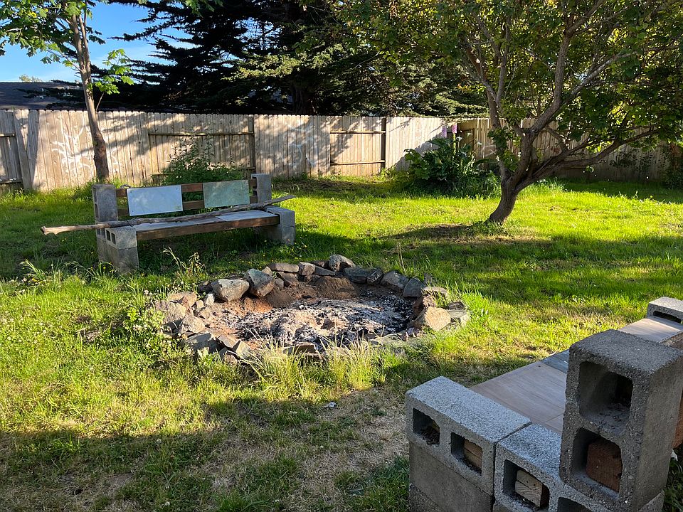 2nd image of 1812 Holly Dr