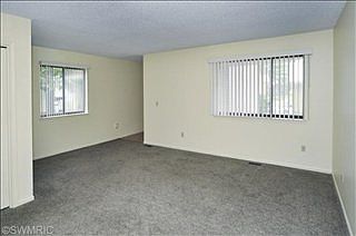 5th image of 645 Eiffel Dr
