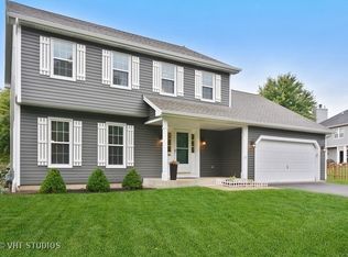 2700 Chatham Ct, Geneva, IL 60134