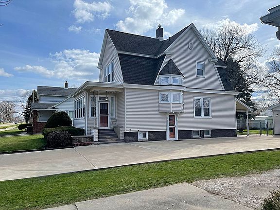 5th image of 704 N Wasson St