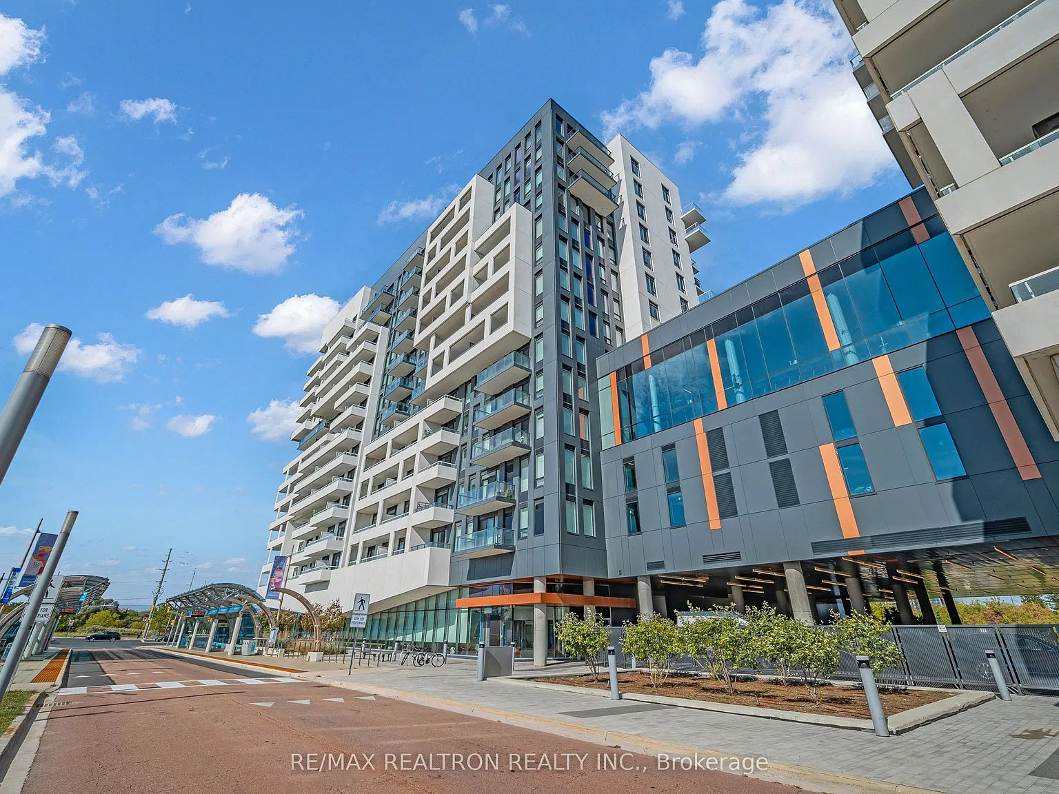 10 Rouge Valley Dr W — Photo 1