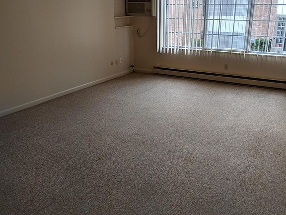 2nd image of 3139 Davenport Ave APT 4