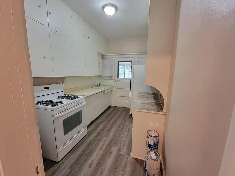 424 S Millwood St — Photo 6