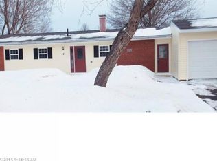 8 Maxwell Ln, Bangor, ME 04401