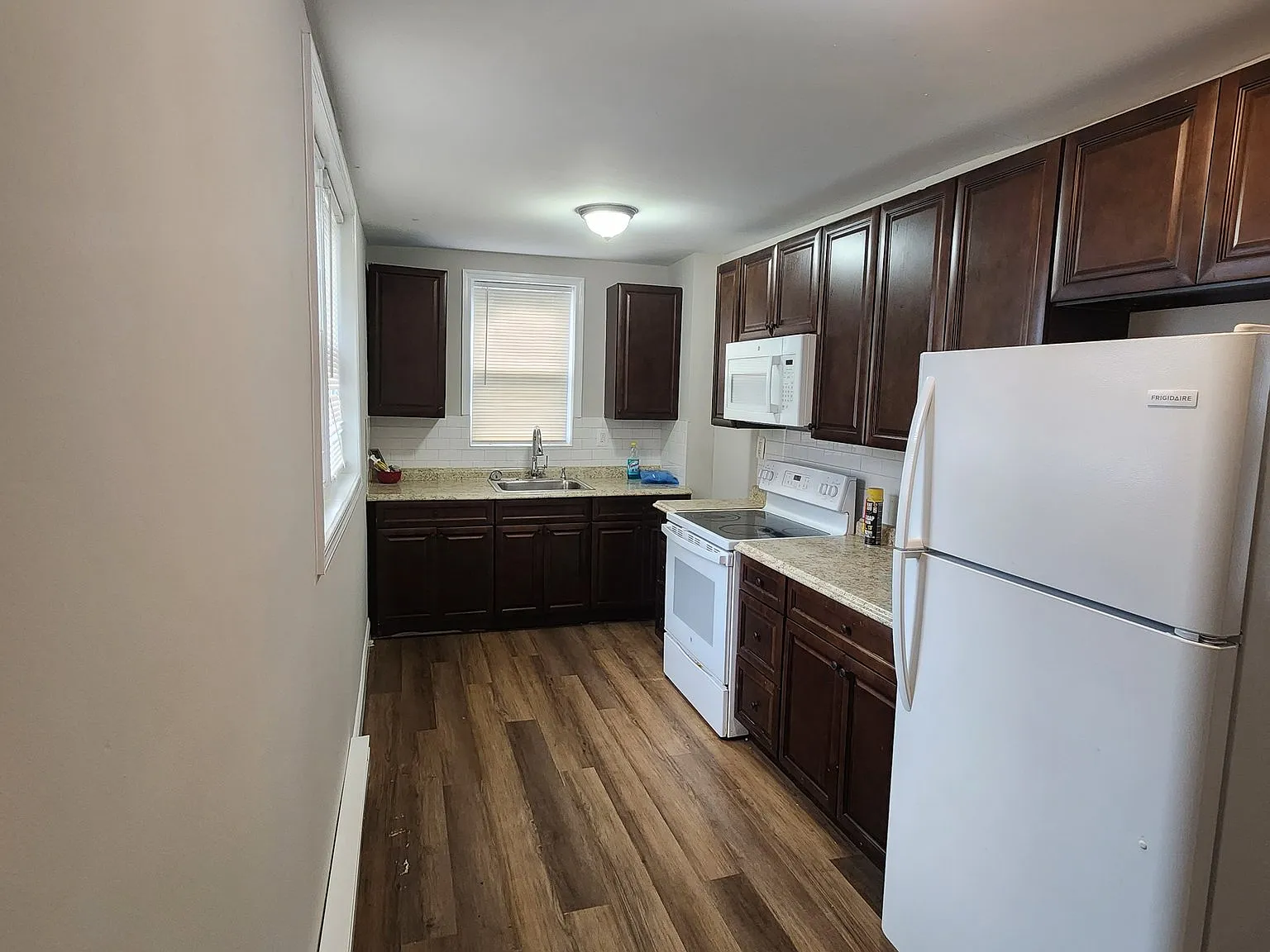 First floor front building — Photo 3