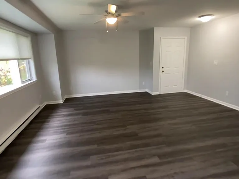 366 S Pearl St — Photo 15