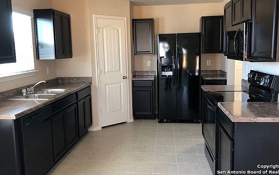 5th image of 1044 Sandwell Ct