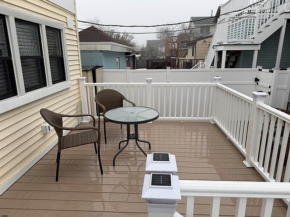 5th image of 110 W Buttercup Rd #5