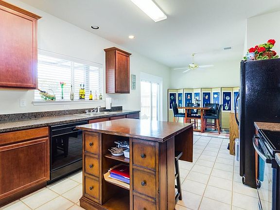 5th image of 8609 Shallow Creek Dr