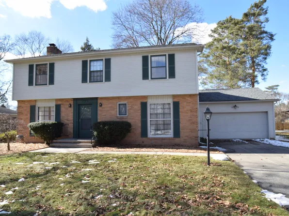 1020 Balfour St, Midland, MI 48640