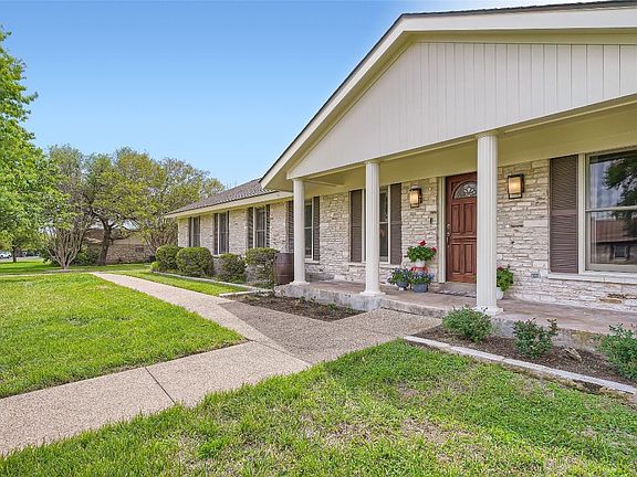 3rd image of 3801 Carmel Dr