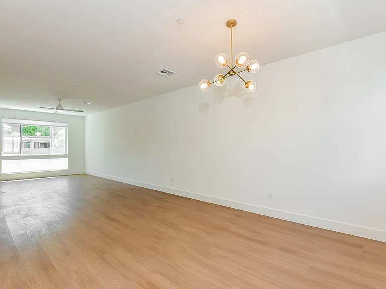 951 Woodside Rd — Photo 11
