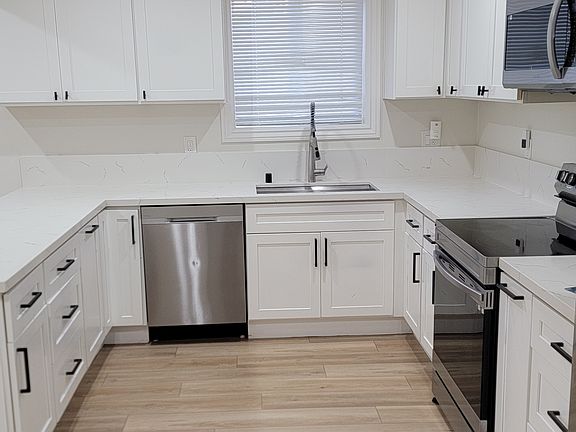 3rd image of 43146 Cedarwood Dr