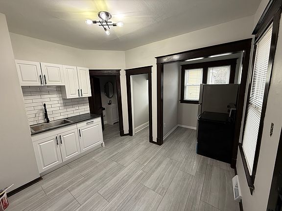 5th image of 303 N 4th St #305
