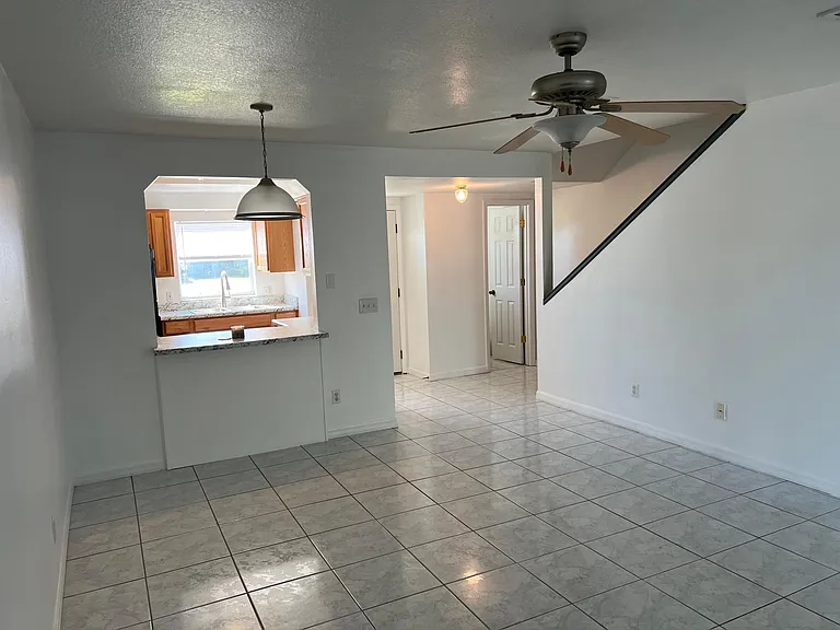 678 Royalty Ct #678 — Photo 14