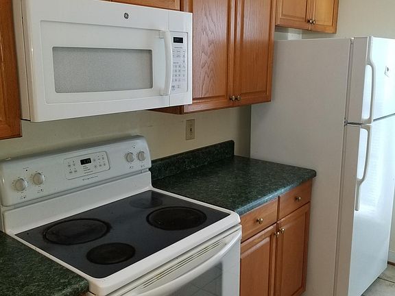 Kitchen Microwave, Stove, Refrigerator, Dishwasher