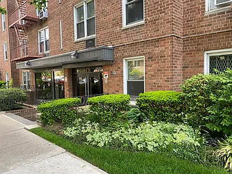 68 15 Selfridge St In Forest Hills Sales Rentals Floorplans Streeteasy