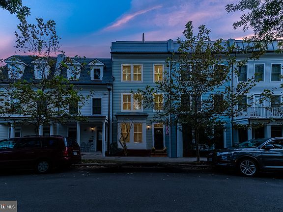 2nd image of 826 1st St