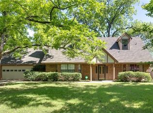 1515 Chamberlain St, Irving, TX 75060