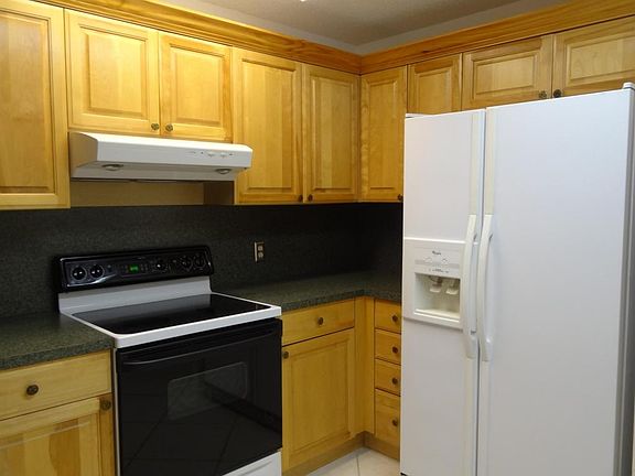 5th image of 9850 61st Way S APT B