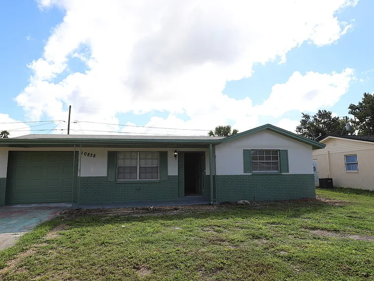 10828 Hillcrest Ave — Photo 1
