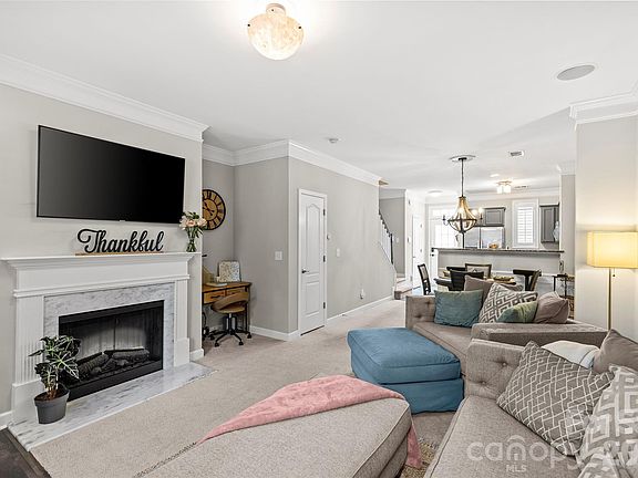 4th image of 8935 Socata Way