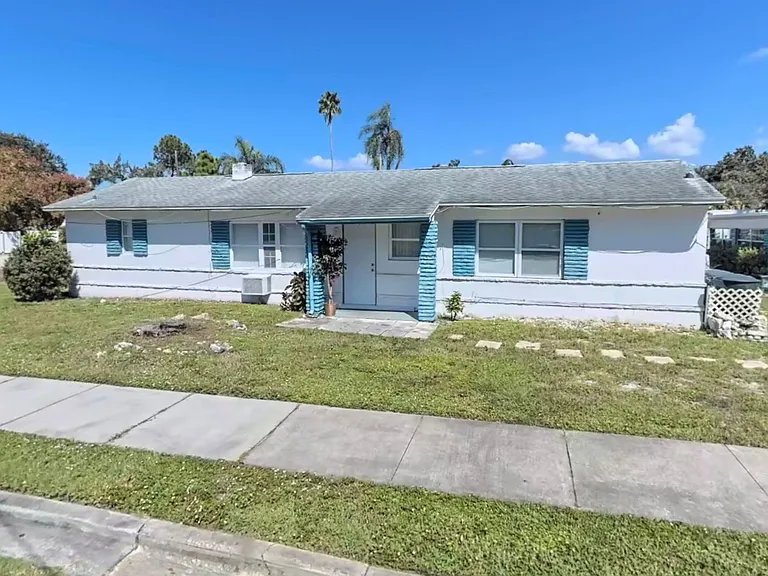 1701 Pasadena Dr — Photo 1