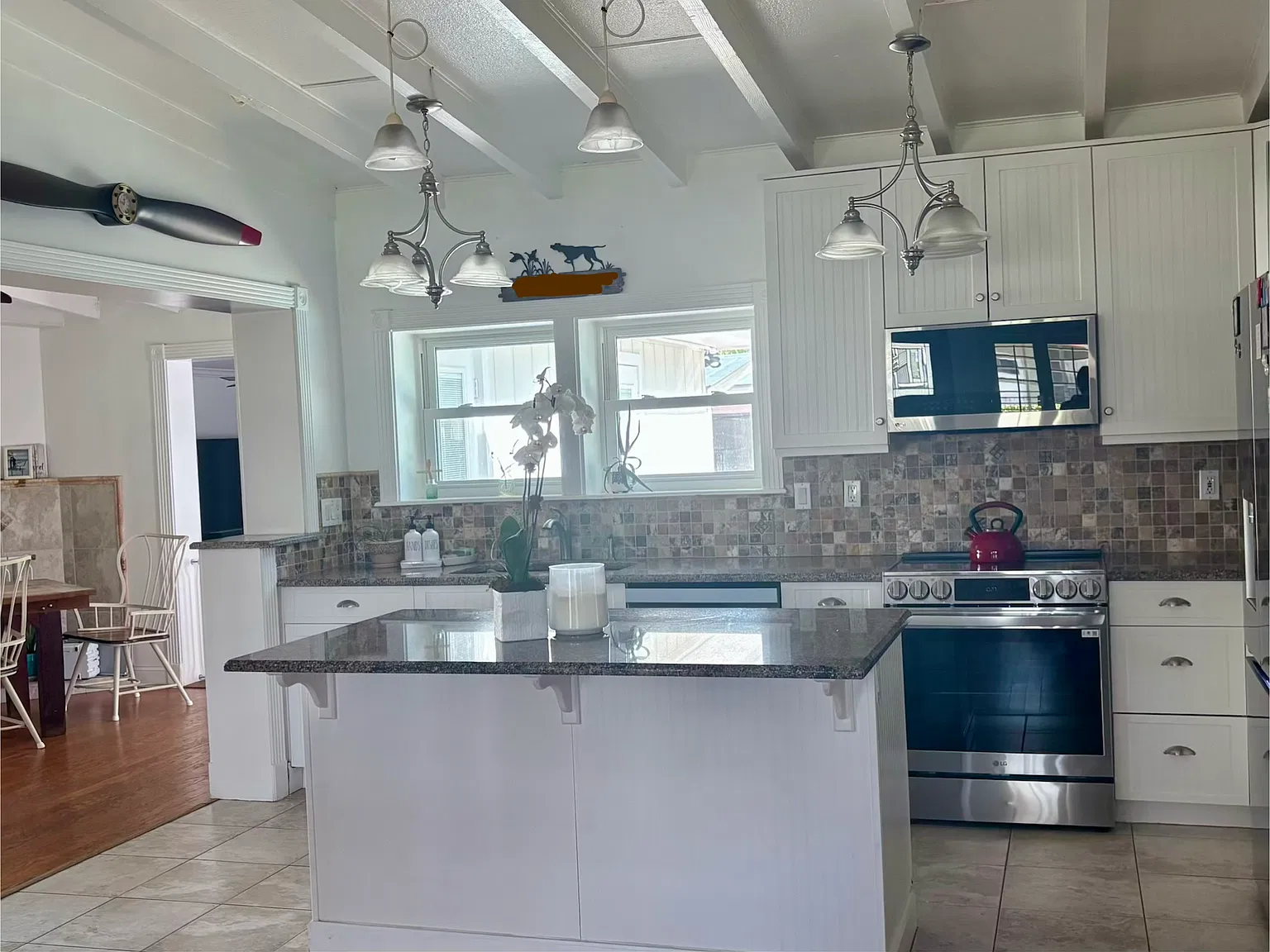 3 bed, 1730 sqft, $3,600 — Photo 2
