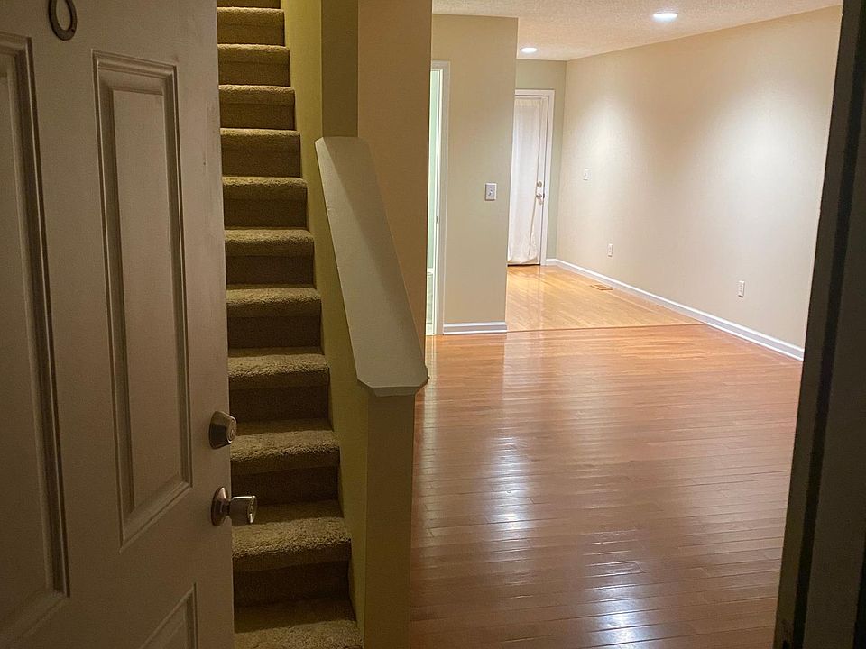 1st image of 8 Lake Village Ct
