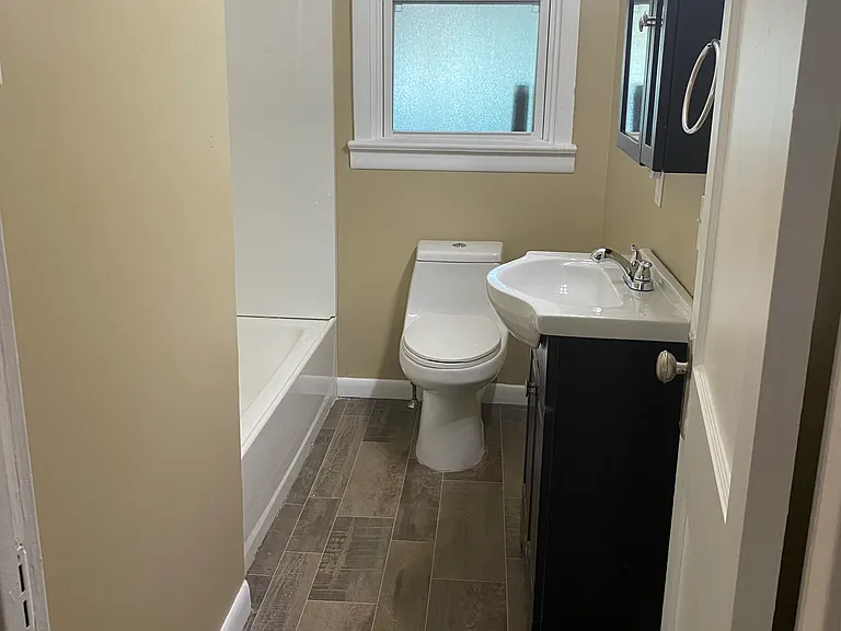 4913 Cumberland St — Photo 3