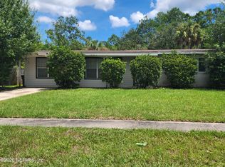 1721 Hawaii Dr E, Jacksonville, FL 32246