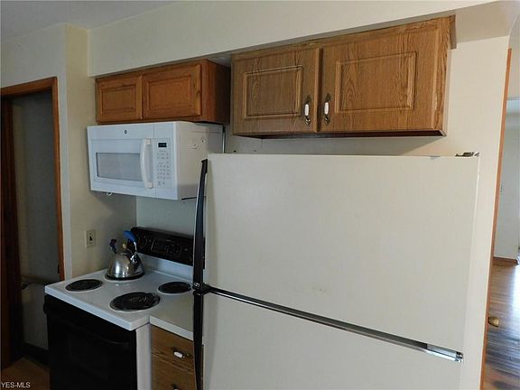 3rd image of 2120 Silverdale Ave