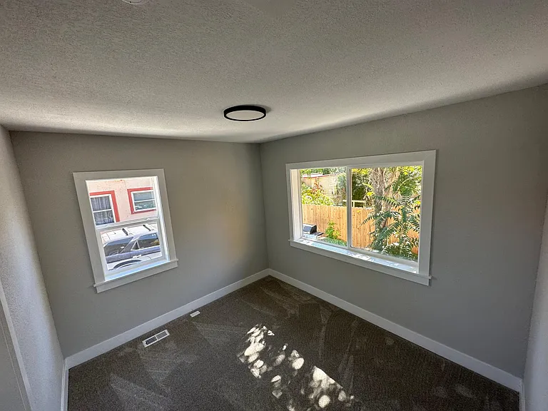 1822 N Grand Ave #1822 — Photo 8