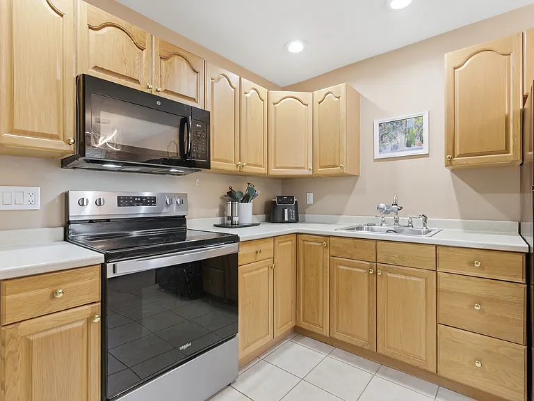 107 Plain St #2 — Photo 7