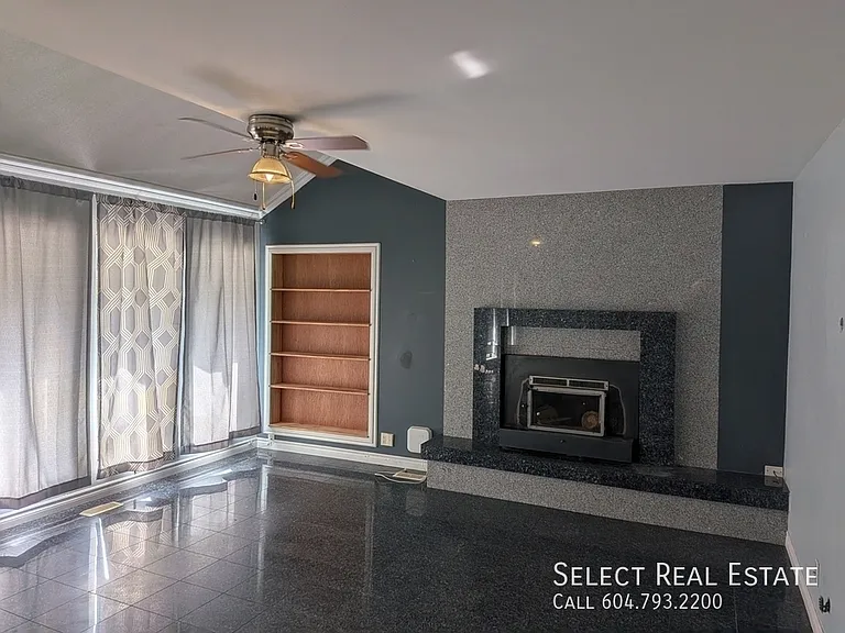 46365 Cessna Dr — Photo 2