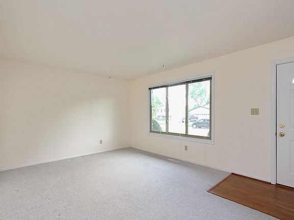 3rd image of 5005 Sandburg Dr