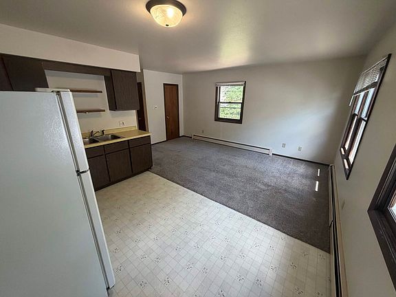 5th image of 851 N Hastings Way APT D