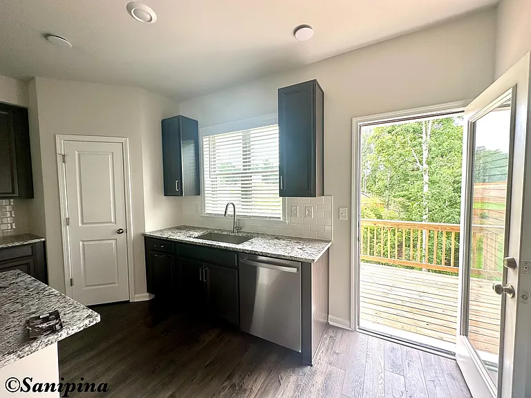 GE_ Profile dishwasher
Stainless steel double bowl sink
USB charging outlet
Timberlake_ cabinets with 42" upper cabinets