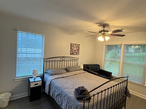 5th image of 3480 Meadowlane Cir SW #1