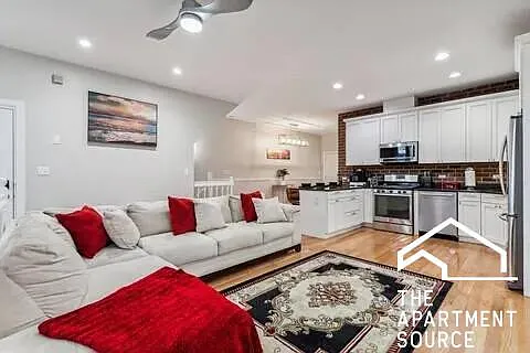 3935 S Wells St #1 — Photo 1