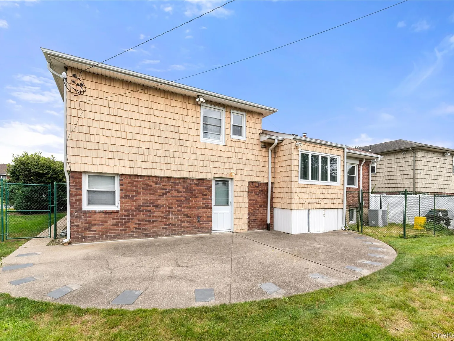 4 bed, 3.0 bath, 2471 sqft, $6,500 — Photo 3