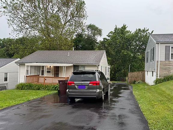 3rd image of 9754 Royalton Ct