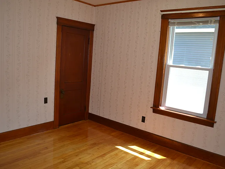 42 Sterling St #2 — Photo 6