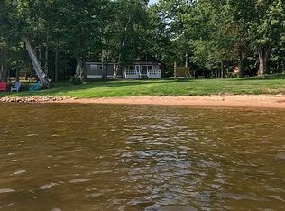 26603 E Grosse Point Shrs, Hancock, MI 49930
